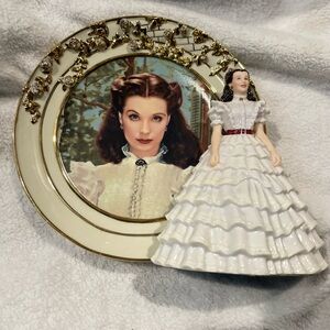 The Bradford Exchange Scarlett O’Hara White and Gold Decorative Plate set